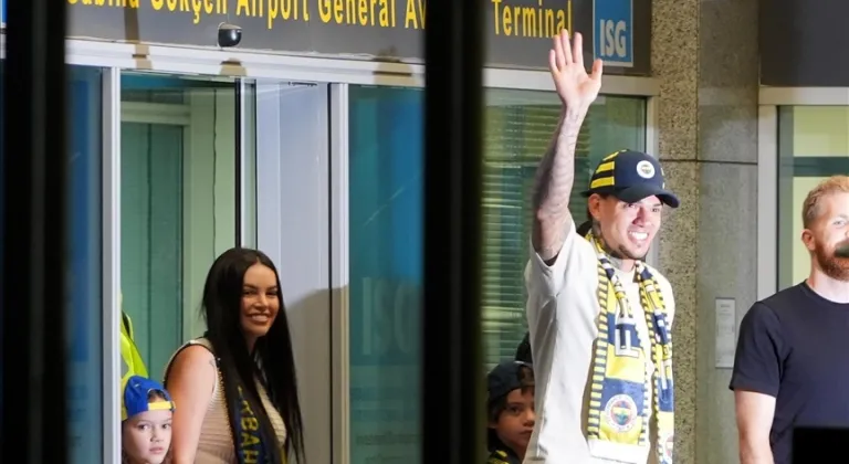 Fenerbahçe, Ederson ile 3+1 yıllık sözleşme imzaladı