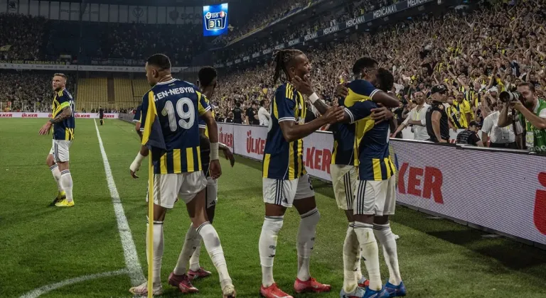 Fenerbahçe sezonun ilk maçına çıkıyor! İşte muhtemel 11'ler