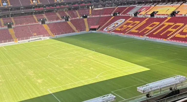 Galatasaray'dan zemin açıklaması: Kısa süre içinde yeşil görüntüsüne kavuşacak