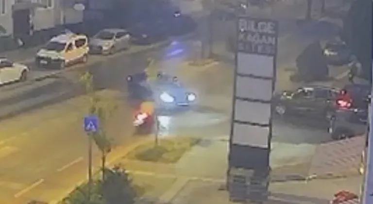 Bursa'da feci kaza: 16 yaşındaki sürücü yaralandı