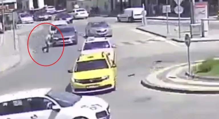 Kaza değil sanki dublör sahnesi: Ayağa kalktı, yürüyüp gitti!