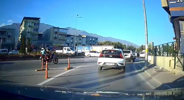 Gürsu Kavşağı’nda tehlikeli yolculuk!