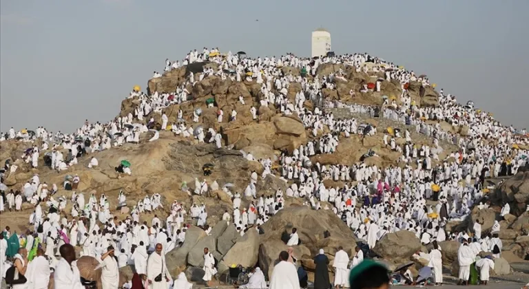 Hacı adayları Arafat’ta