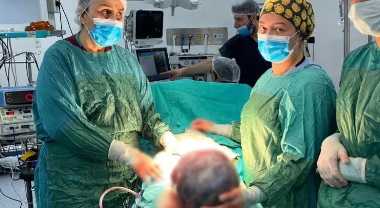 Hastanın karnından 'dev tümör' çıktı