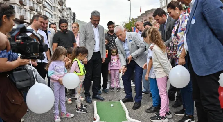 Bursa'da çocuklar Heykel'de buluşuyor