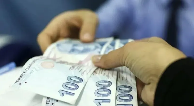 Hükümet kamu işçileri için son teklifini yarın verecek