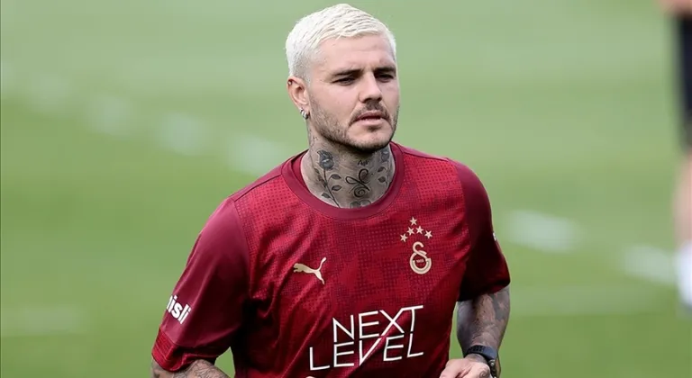 Icardi'den skandal hareket! Taraftara kafa attı!