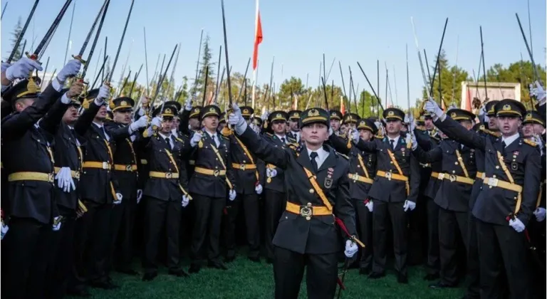 İhraç edilen teğmenlere tazminat şoku