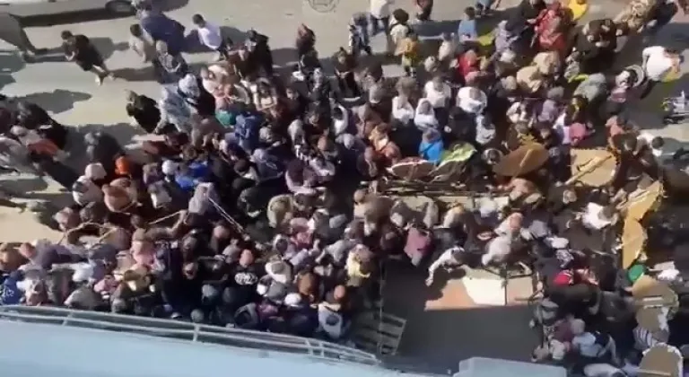 İndirim değil, eziyet kuyruğu