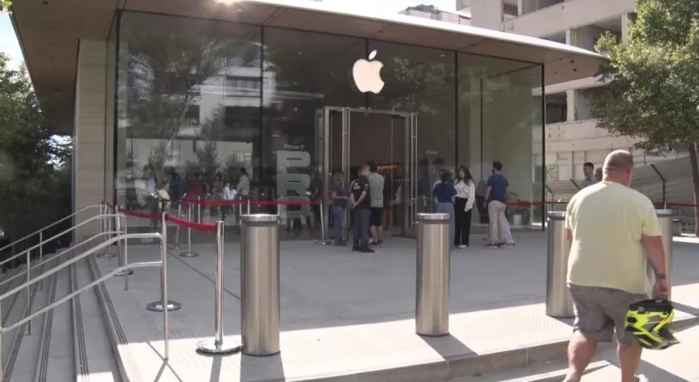 iPhone 17 Türkiye'de ilgi görmedi, mağaza önleri boş kaldı