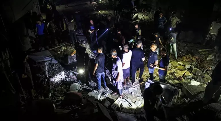 İsrail yardım bekleyen Gazzelilere saldırdı: 21 ölü