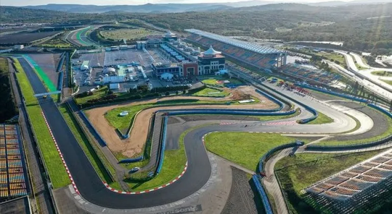 Hız tutkunlarına müjde: İstanbul Park’ta kendi aracınla piste çık!