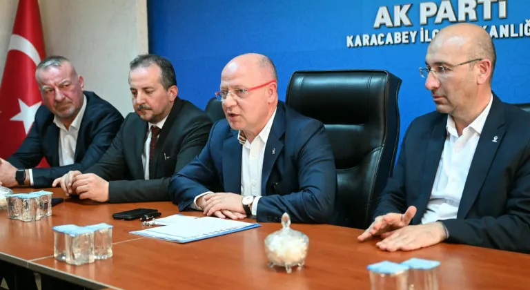 İYİ Parti’li 3 meclis üyesi, AK Parti rozeti taktı!