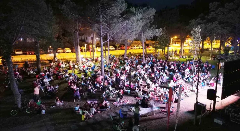 İznik’te yaz akşamları çocukların neşesiyle renkleniyor