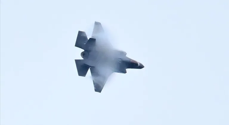 Japonya'da iki F-35 acil iniş yaptı