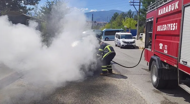 Karabük'te seyir halindeki otomobil alev aldı
