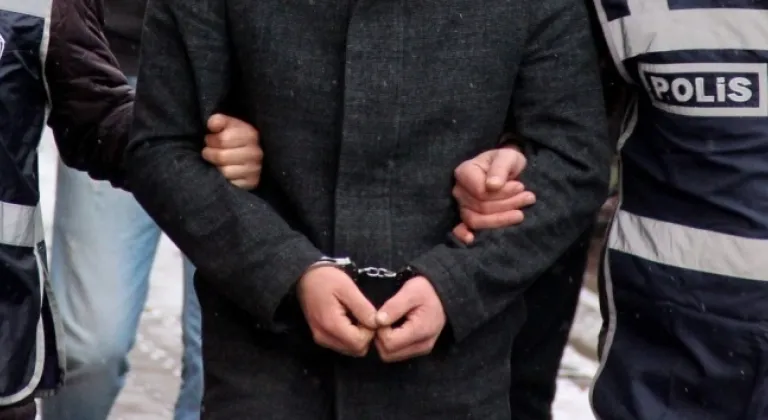 Kendilerine polis süsü verip 1 milyon TL'lik vurgun yaptılar