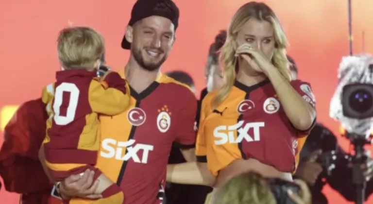 Mertens ve eşi Kat Kerkhofs’tan duygu dolu anlar