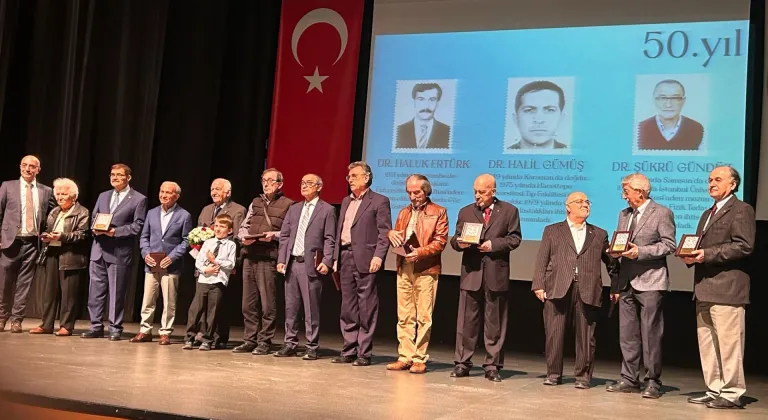 Meslekte 50. yıllarını dolduran doktorlara ödül