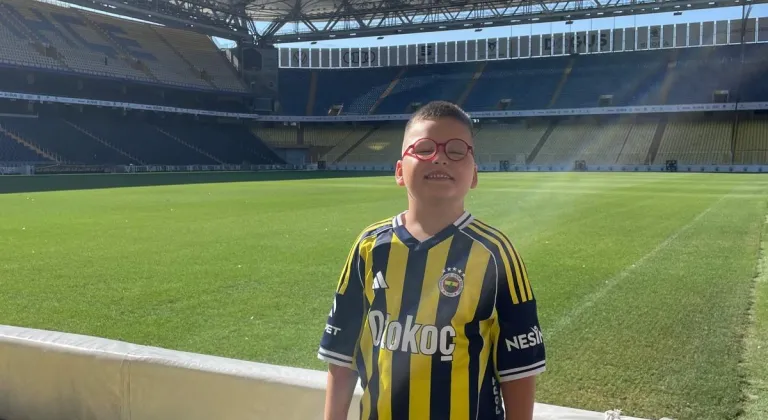 Minik Taraftardan Büyük Buluşma: Emir Cemal Türkoğlu Kadıköy’de!