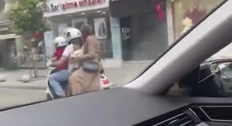 Motosiklette tehlikeli yolculuk