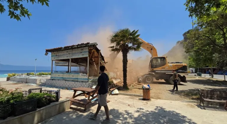 Mudanya Trilye’de 30 yıllık 4 kafe yıkıldı