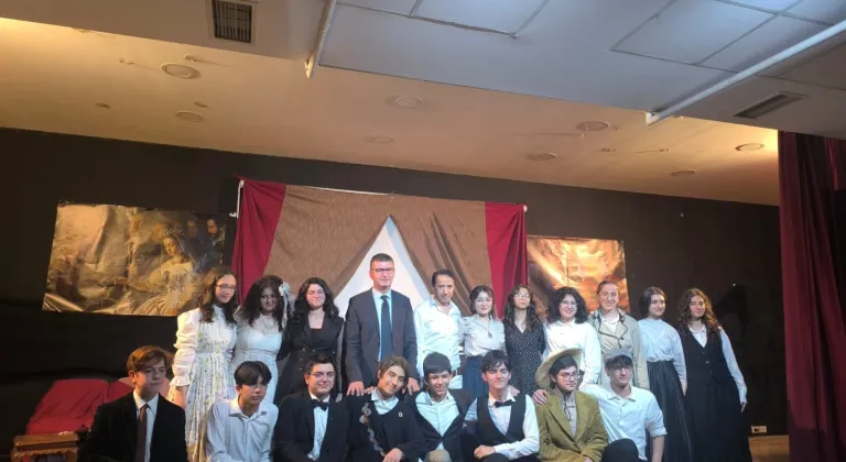 Nilüfer Borsa İstanbul Fen Lisesi Öğrencilerinden “Cimri” Performansı
