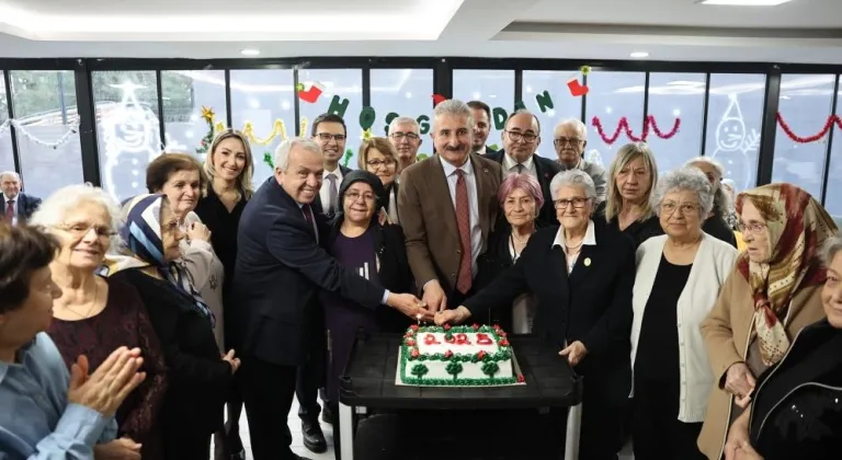 Nilüfer’de huzurevi sakinlerinden yeni yıla keyifli karşılama