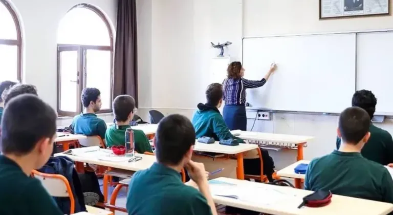 Orta okul ve liselerde yeni dönem başlıyor: Bu yıldan itibaren tüm öğrencilere uygulanacak
