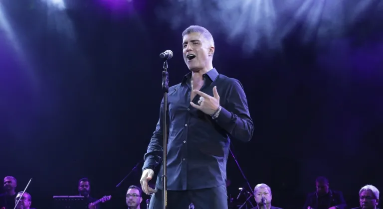 Özcan Deniz’den ailesine sert mesaj: “Benden ve ailemden uzak durun”