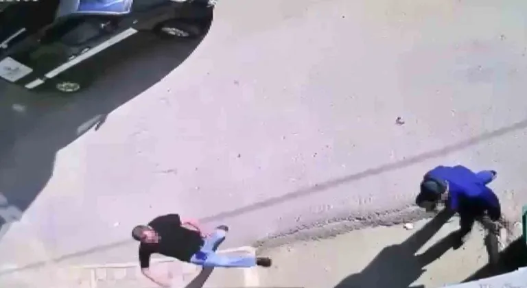 Palalı saldırgan kamerada: Çöp yüzünden 3 kişi hastanelik oldu