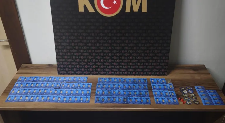 Piyasaya sahte altın sürüp önce kuyumcuları sonra vatandaşları dolandırdılar