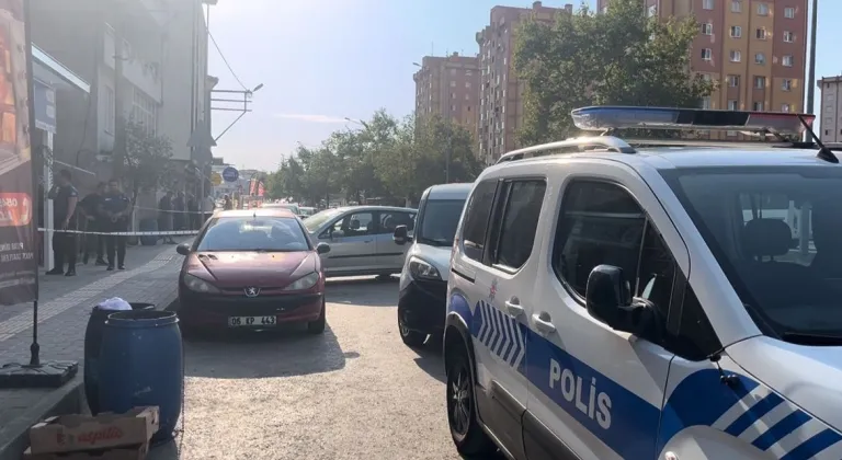 Rastgele ateş açtı, kurşunlar otomobillere isabet etti