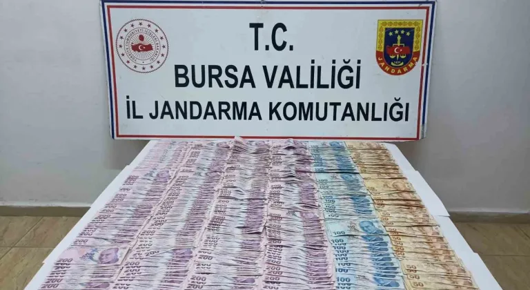 Sahte jandarmayı gerçek jandarma yakaladı