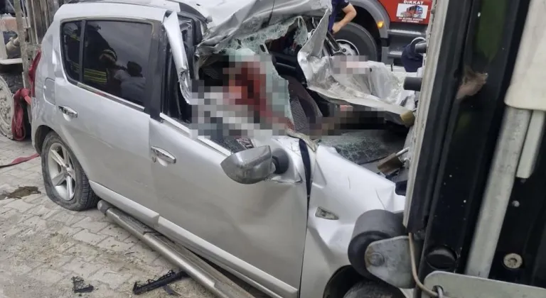 Samsun’da otomobil tırın altına girdi: 1 kişi hayatını kaybetti