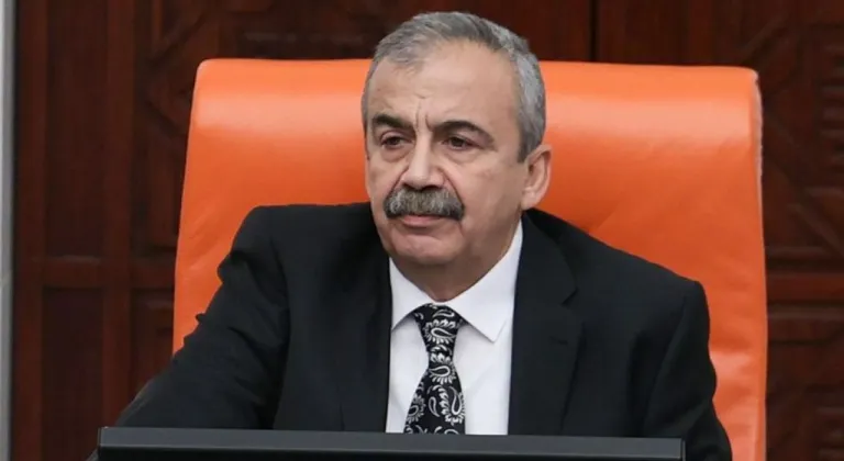 Sırrı Süreyya Önder hayatını kaybetti