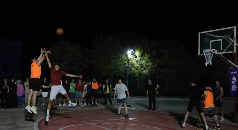 Bursa'da sokak basketbolu heyecanı! Kupalar sahiplerini buldu