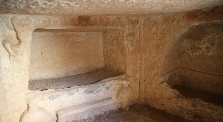Tharsa Antik Kenti'nde 8 oda mezarı bulundu