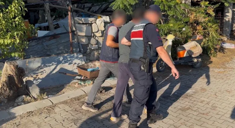 Torun dehşet saçtı...  Babaannesini başına tüple vurarak öldürdü