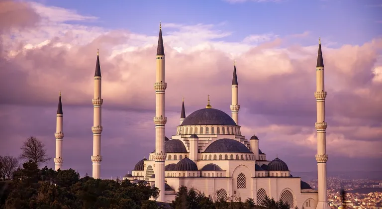 Türkiye'de cami sayısı 90 bini aştı