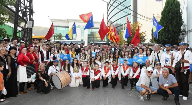 Uluslararası Balkan Festivali renkli görüntülerle start aldı