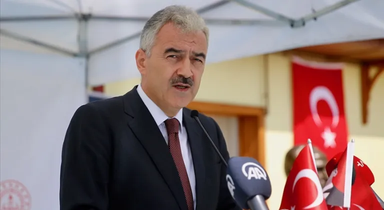 Vali Ayyıldız, Bursa'nın kurtuluşunun 103'üncü yıl dönümünü kutladı