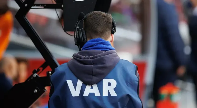 VAR ve ofsayt kuralı değişiyor! Devrim gibi karar