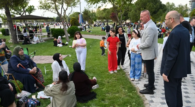 Vatandaş istedi, belediye harekete geçti: Parka aydınlatma çalışması