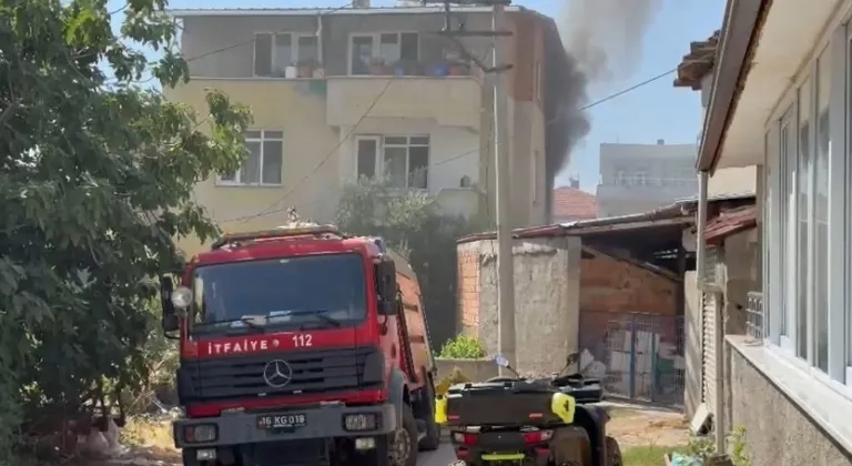 Bursa'da yangın paniği: Yaşlı kadın dumanların arasında kaldı