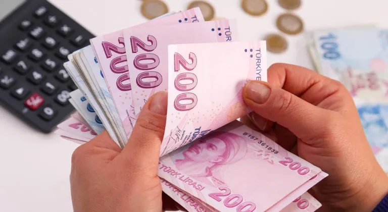 Yaşlı ve engelli aylıkları hesaplara yatırıldı
