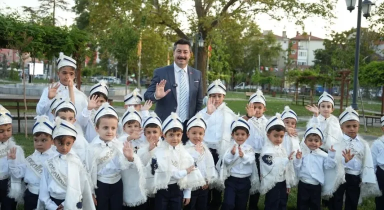 Yenişehir Belediye Başkanı Ercan Özel: "Beşikten mezara kadar yanınızdayız"