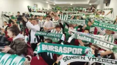 Bursasporlu öğrenciler, okulu tribüne çevirdi