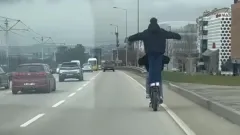 Kendisini bir anda kuş zannetti