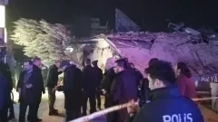 Konya'da 4 katlı binanın çökme anı kamerada